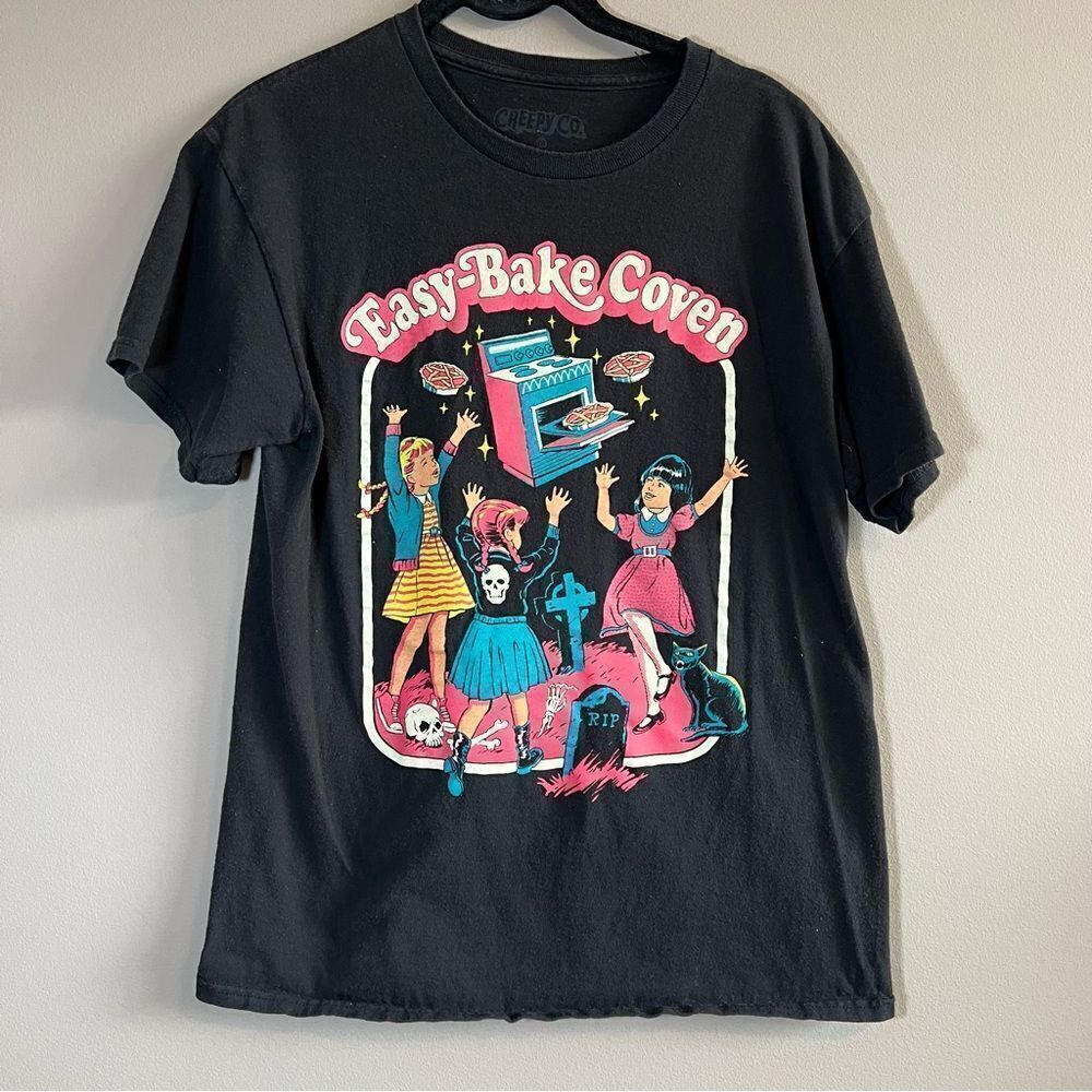 ✨ Creepy Co. Women’s Black Easy Bake Coven Shirt Medium